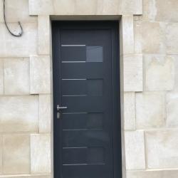 Encadrement de porte en pierre
