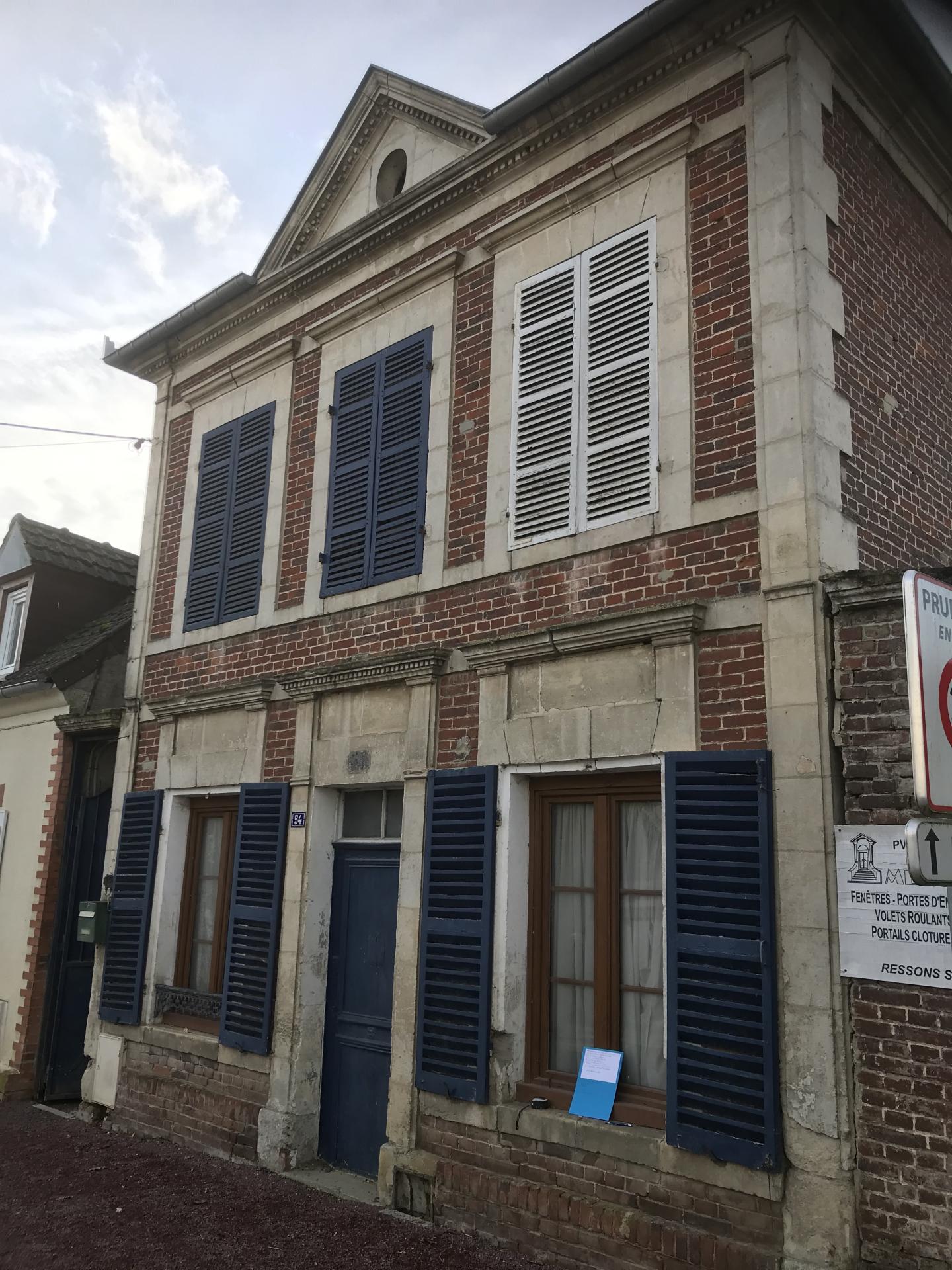 Rejointoiement Façade en pierre et briques avant