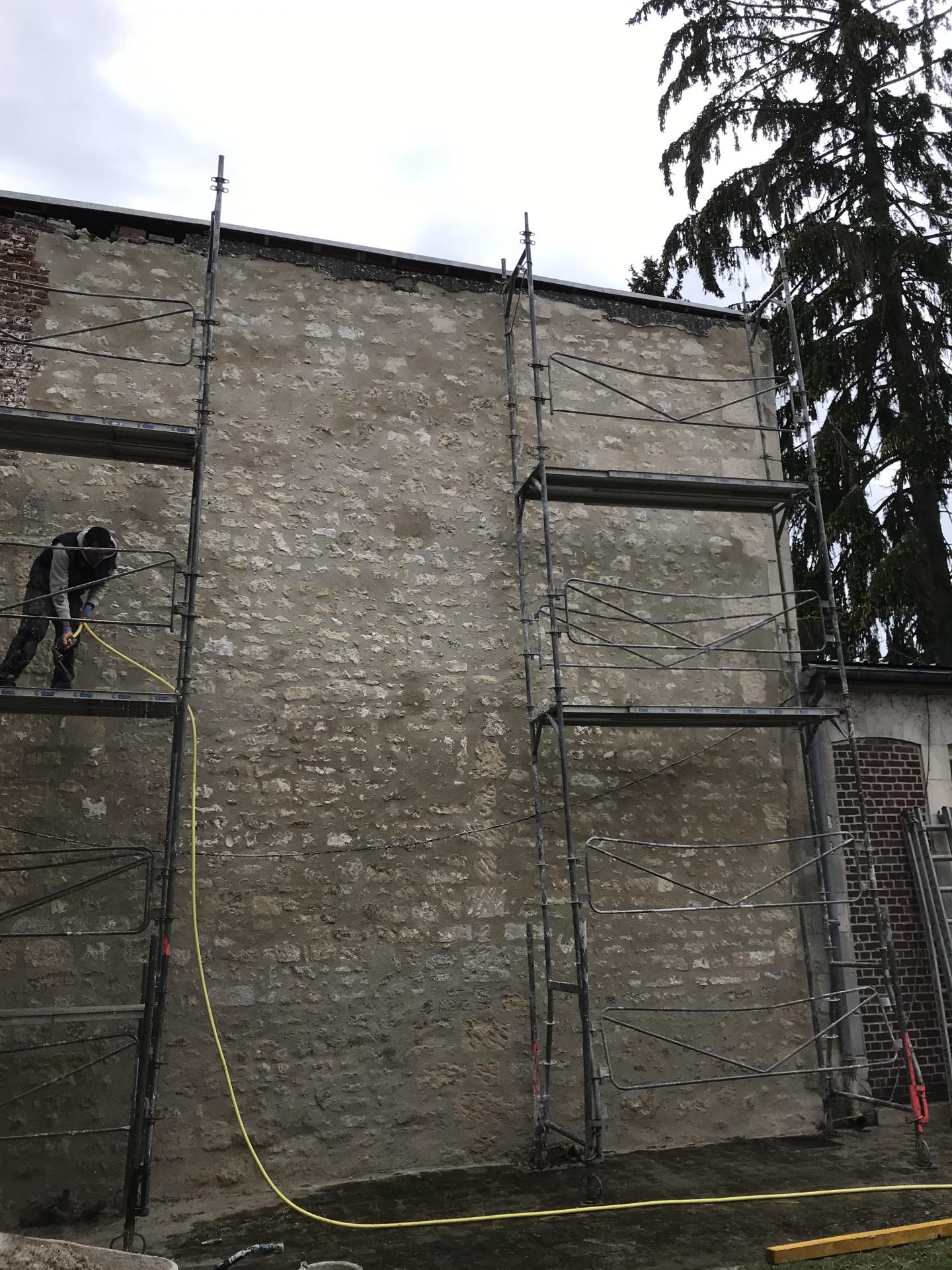 Rejointoiement Façade en moellon (fin)