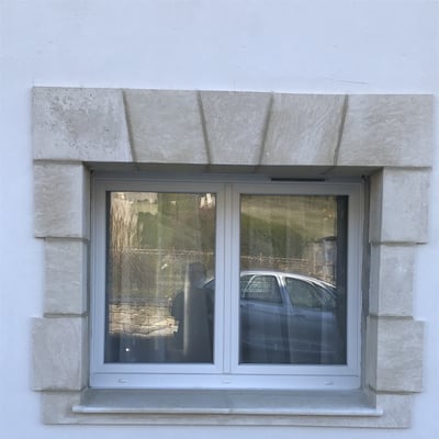 Ravalement facade encadrement pierre apres