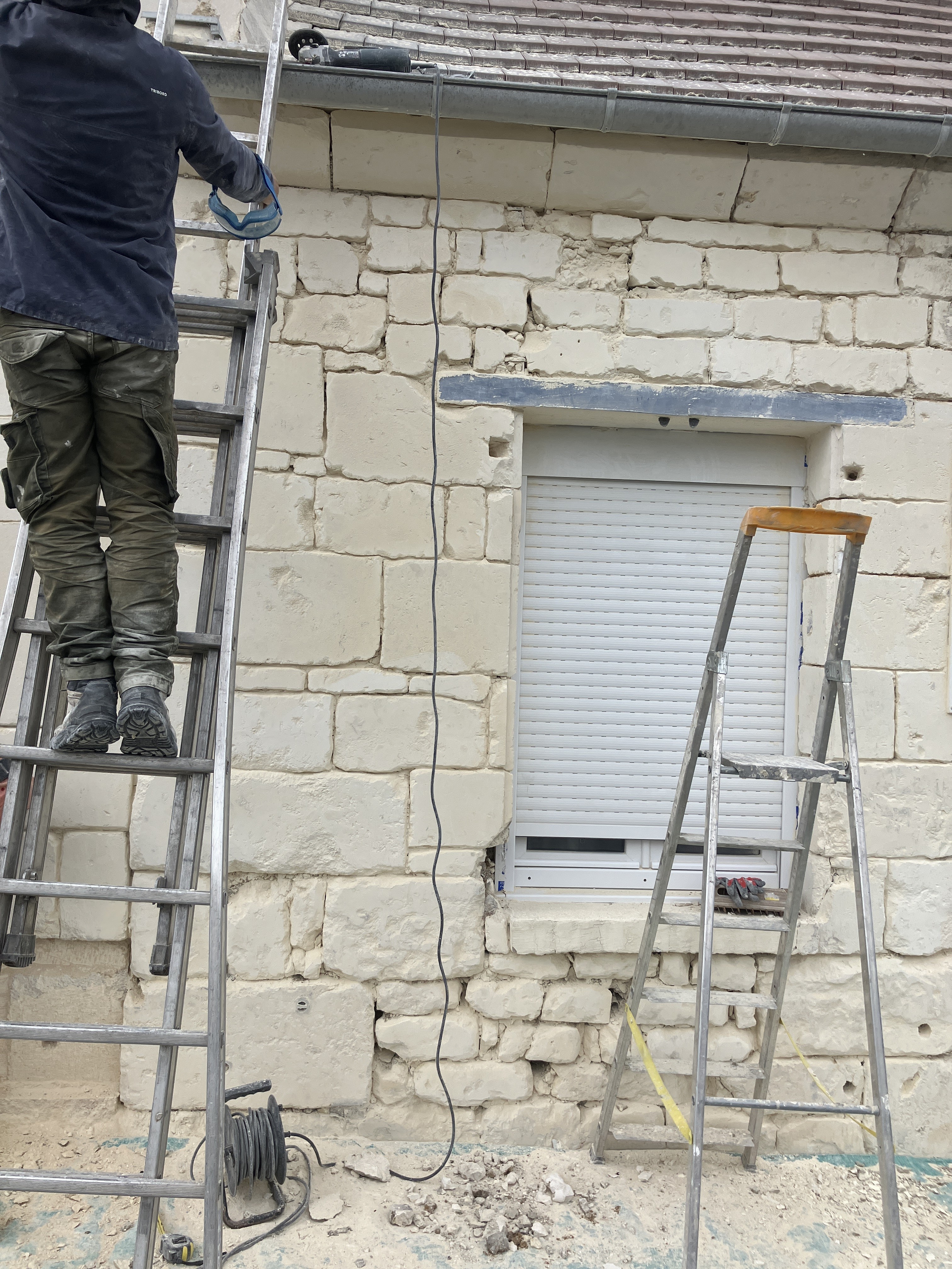 Ravalement facade pierre compiegne encours